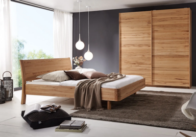 Holzschmiede Bett Swing2 in Kernbuche, Schwebetüren Schrank in Kernbuche