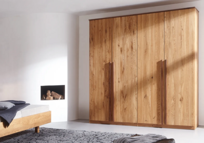 Holzschmiede Kleiderschrank Kubus2 in Wildeiche mit glatten Türen